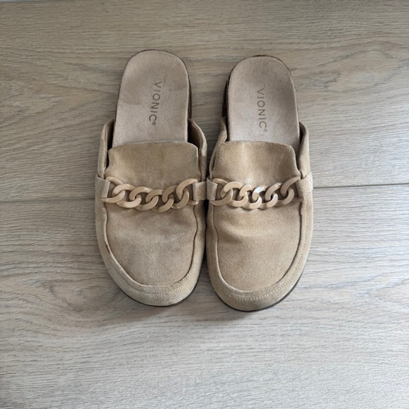 Vionic Womens Georgie Tan Suede Chain Slip-On Mules Size 7.5  Preppy - Picture 1 of 6